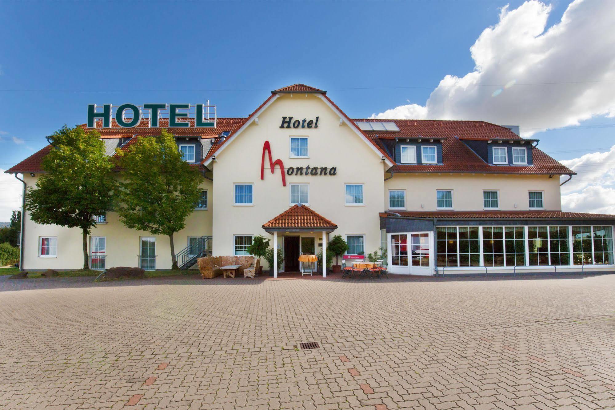 Hotel Montana Lauenau Exterior photo